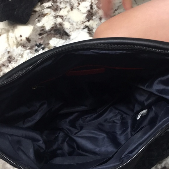 Tommy Hilfiger Bag - Picture 2 of 8